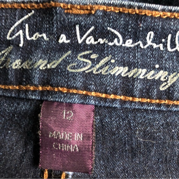 Gloria Vanderbilt Slimming Effect High Rise Capris Jeans - Picture 4 of 5